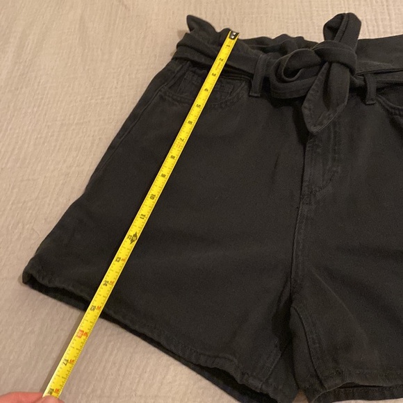 Joe’s Jeans black high waisted belted shorts . Size 24 - Picture 4 of 8